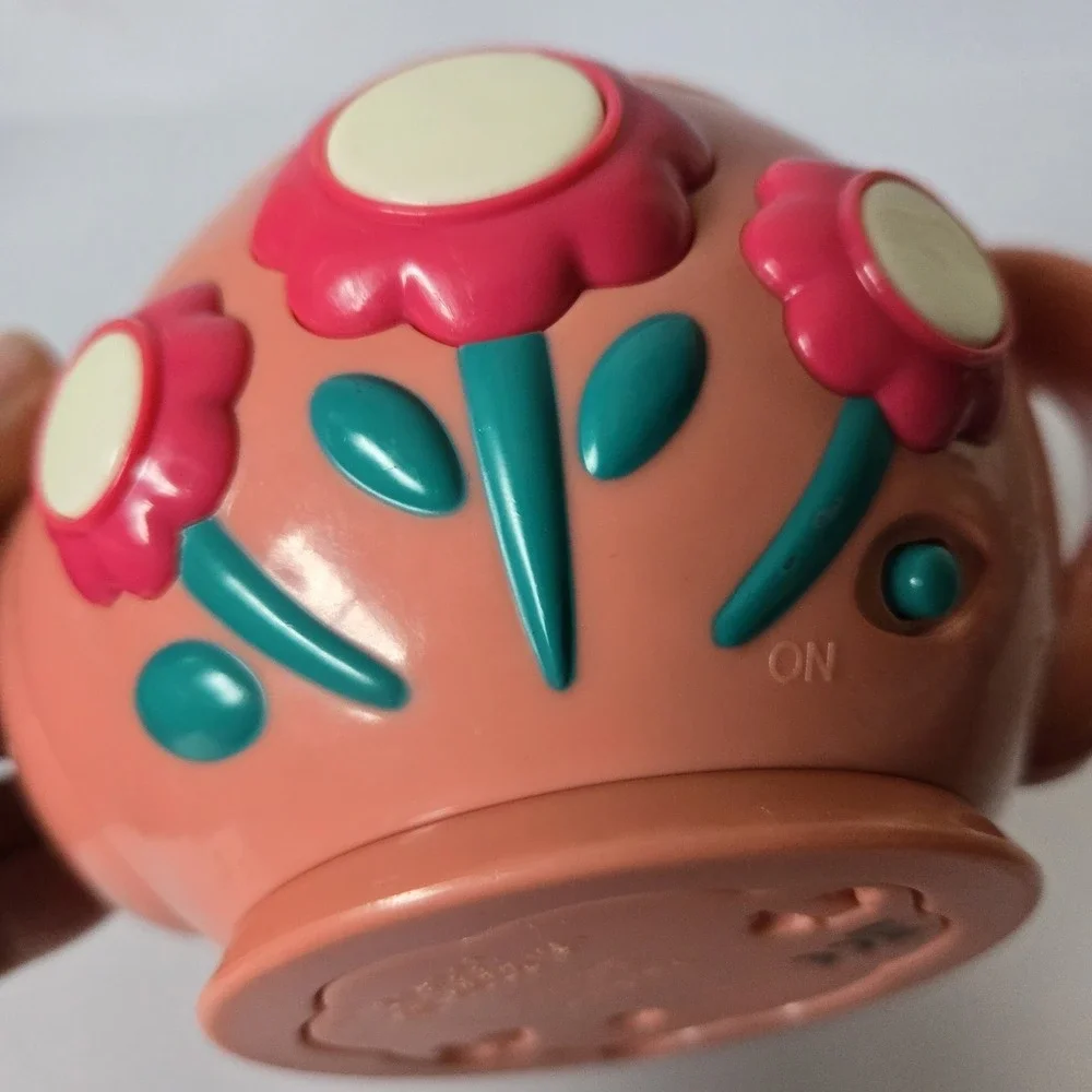 Battat Play‎ Circle Musical Teapot & Teacup Steam Sound Whistles Songs Ages 3+